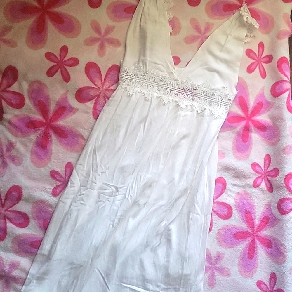 EUC En Creme white maxi lace dress